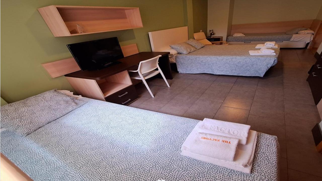 The Factory Residence Hall Segovia Exteriör bild