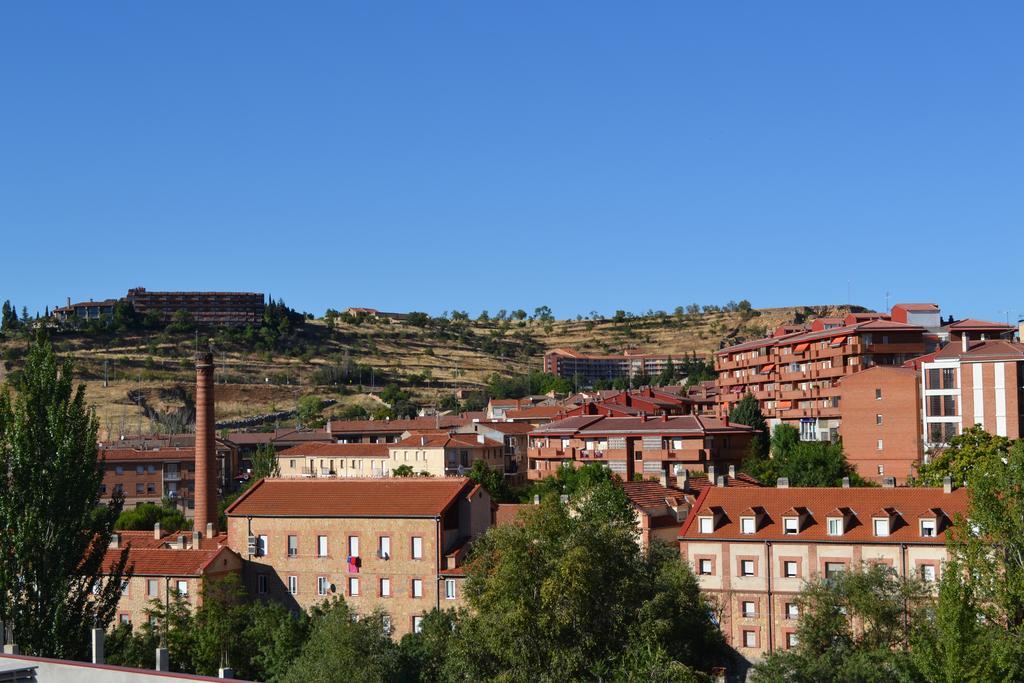 The Factory Residence Hall Segovia Exteriör bild