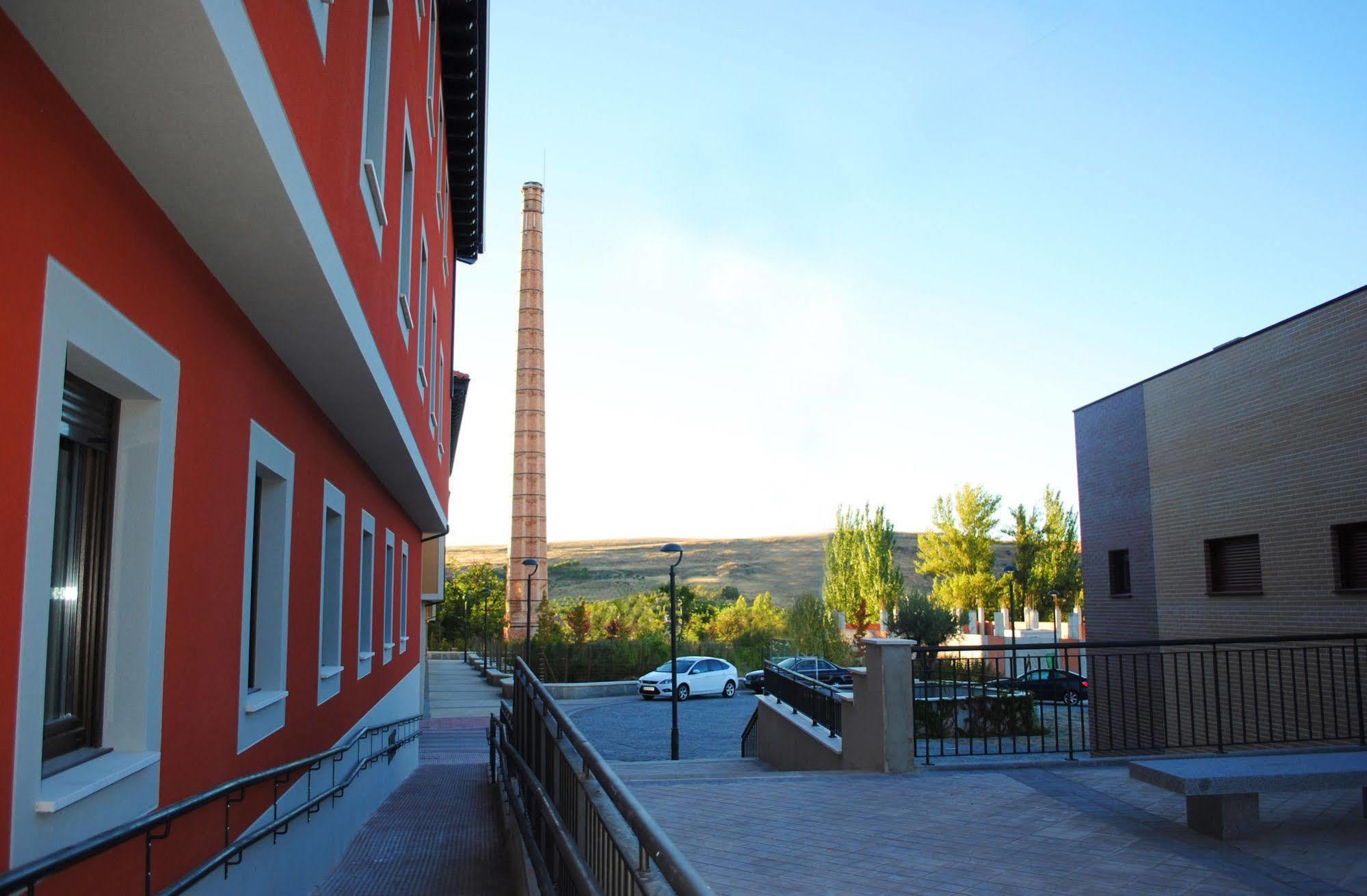 The Factory Residence Hall Segovia Exteriör bild