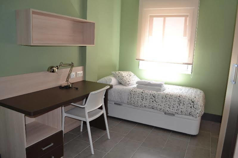 The Factory Residence Hall Segovia Exteriör bild